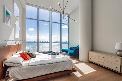 Снять в аренду кондоминиум в Майами, Флорида 5 спален, 337.51м2, № 1982016 - фото 12