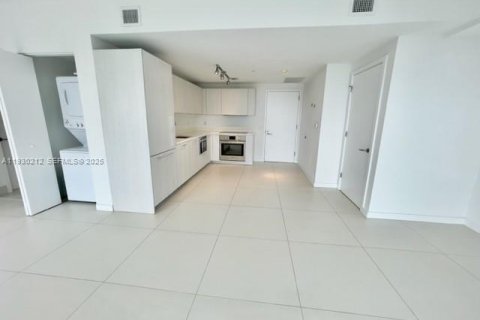 Condominio en alquiler en Miami, Florida, 2 dormitorios, 87.7 m2 № 1989022 - foto 12