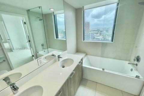 Condominio en alquiler en Miami, Florida, 2 dormitorios, 87.7 m2 № 1989022 - foto 4
