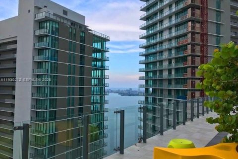 Condominio en alquiler en Miami, Florida, 2 dormitorios, 87.7 m2 № 1989022 - foto 27