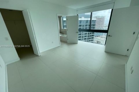 Condominio en alquiler en Miami, Florida, 2 dormitorios, 87.7 m2 № 1989022 - foto 6