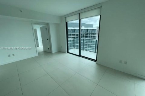 Condominio en alquiler en Miami, Florida, 2 dormitorios, 87.7 m2 № 1989022 - foto 3