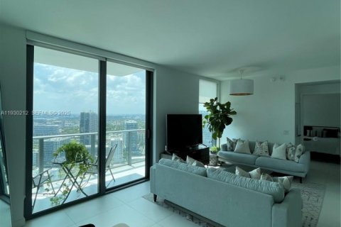 Condominio en alquiler en Miami, Florida, 2 dormitorios, 87.7 m2 № 1989022 - foto 19