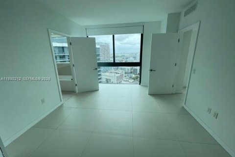 Condominio en alquiler en Miami, Florida, 2 dormitorios, 87.7 m2 № 1989022 - foto 7