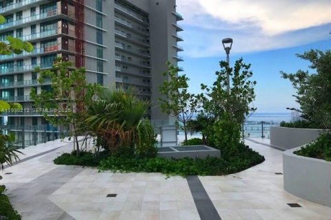 Condominio en alquiler en Miami, Florida, 2 dormitorios, 87.7 m2 № 1989022 - foto 28