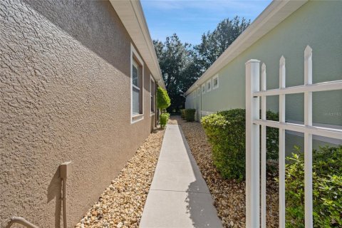 Villa ou maison à vendre à Land O' Lakes, Floride: 2 chambres, 148.46 m2 № 2425913 - photo 5