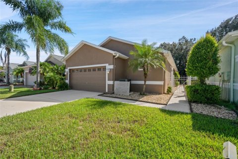 Villa ou maison à vendre à Land O' Lakes, Floride: 2 chambres, 148.46 m2 № 2425913 - photo 6