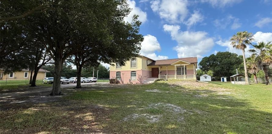 House in Kissimmee, Florida 3 bedrooms, 235.51 sq.m. № 1687593