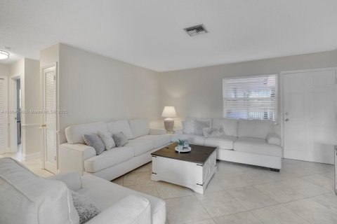 Condominio en alquiler en Pompano Beach, Florida, 2 dormitorios, 82.68 m2 № 1892581 - foto 2