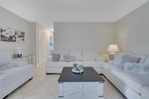 Condominio en alquiler en Pompano Beach, Florida, 2 dormitorios, 82.68 m2 № 1892581 - foto 7