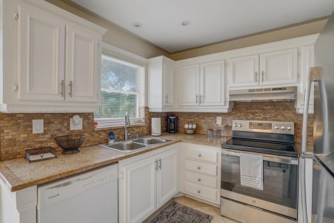 Condominio en alquiler en Pompano Beach, Florida, 2 dormitorios, 82.68 m2 № 1892581 - foto 11