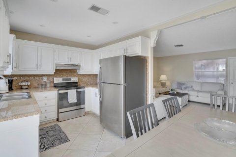 Condominio en alquiler en Pompano Beach, Florida, 2 dormitorios, 82.68 m2 № 1892581 - foto 9