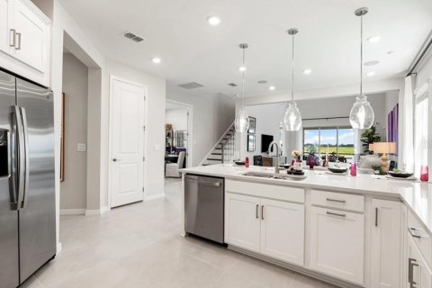 House in Parrish, Florida 4 bedrooms, 239.87 sq.m. № 2406872 - photo 8