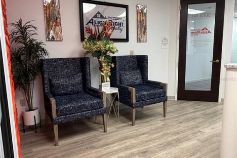 Immobilier commercial à louer à Sarasota, Floride: 175.59 m2 № 2419014 - photo 4