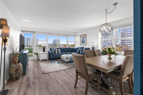 Copropriété à vendre à Fort Lauderdale, Floride: 2 chambres, 104.05 m2 № 2077510 - photo 2