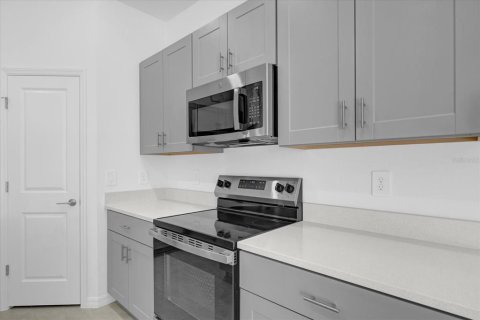Townhouse in Kissimmee, Florida 3 bedrooms, 127.55 sq.m. № 1903339 - photo 6