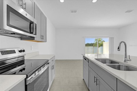 Townhouse in Kissimmee, Florida 3 bedrooms, 127.55 sq.m. № 1903339 - photo 7