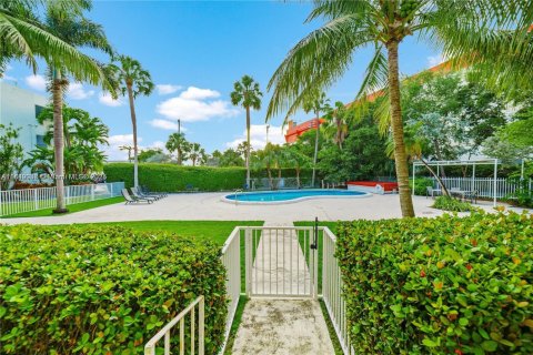 Condo in Miami, Florida, 2 bedrooms  № 2054265 - photo 28