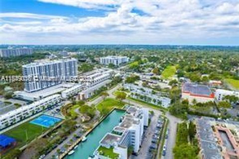 Condo in Miami, Florida, 2 bedrooms  № 2054265 - photo 26