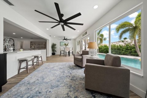 Villa ou maison à vendre à Saint Pete Beach, Floride: 4 chambres, 193.14 m2 № 2415561 - photo 16