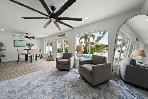 Villa ou maison à vendre à Saint Pete Beach, Floride: 4 chambres, 193.14 m2 № 2415561 - photo 15