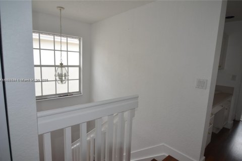Townhouse in Miramar, Florida 3 bedrooms, 149.57 sq.m. № 1875626 - photo 20