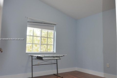 Townhouse in Miramar, Florida 3 bedrooms, 149.57 sq.m. № 1875626 - photo 14