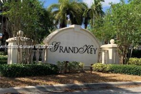 Townhouse in Miramar, Florida 3 bedrooms, 149.57 sq.m. № 1875626 - photo 5