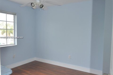 Townhouse in Miramar, Florida 3 bedrooms, 149.57 sq.m. № 1875626 - photo 10