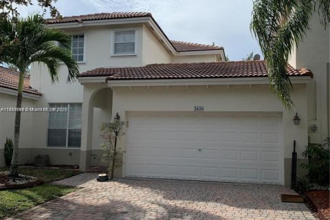 Townhouse in Miramar, Florida 3 bedrooms, 149.57 sq.m. № 1875626 - photo 3