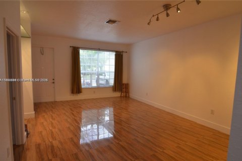 Townhouse in Miramar, Florida 3 bedrooms, 149.57 sq.m. № 1875626 - photo 9