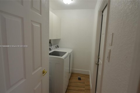 Townhouse in Miramar, Florida 3 bedrooms, 149.57 sq.m. № 1875626 - photo 19