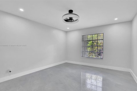 Condo in Fort Lauderdale, Florida, 1 bedroom  № 1960311 - photo 5