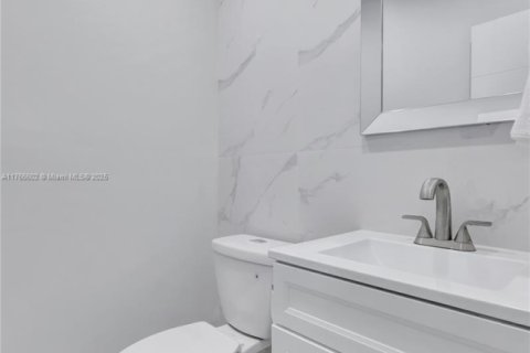 Condo in Fort Lauderdale, Florida, 1 bedroom  № 1960311 - photo 6