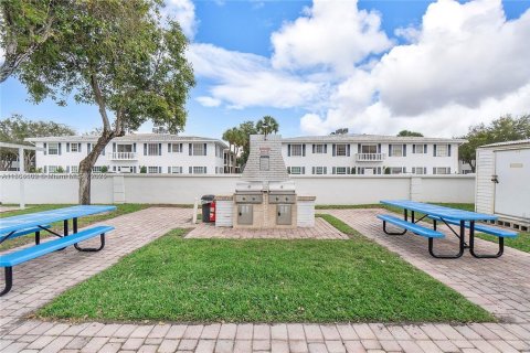 Condo in Fort Lauderdale, Florida, 1 bedroom  № 1960311 - photo 13