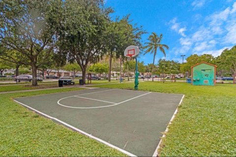 Condo in Fort Lauderdale, Florida, 1 bedroom  № 1960311 - photo 24