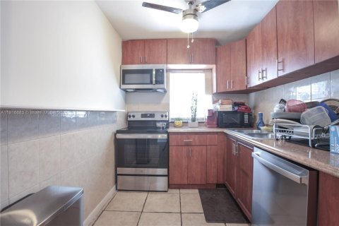 Copropriété à vendre à Plantation, Floride: 2 chambres, 94.76 m2 № 2088725 - photo 3