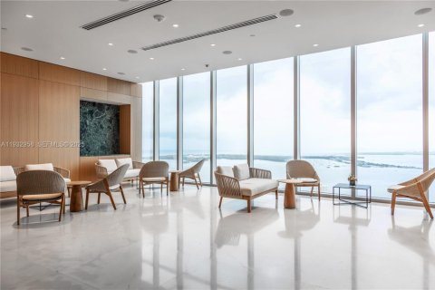 Condo in Miami, Florida, 5 bedrooms  № 1991151 - photo 27