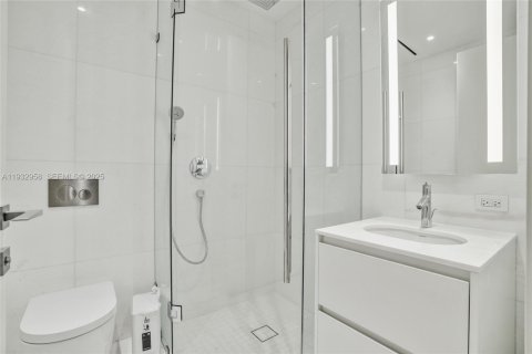 Condo in Miami, Florida, 5 bedrooms  № 1991151 - photo 22
