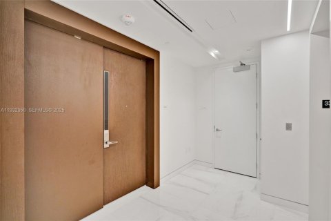 Condo in Miami, Florida, 5 bedrooms  № 1991151 - photo 23