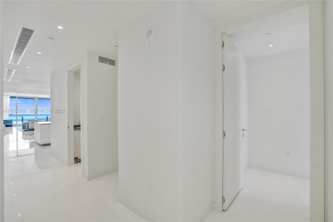 Condo in Miami, Florida, 5 bedrooms  № 1991151 - photo 13