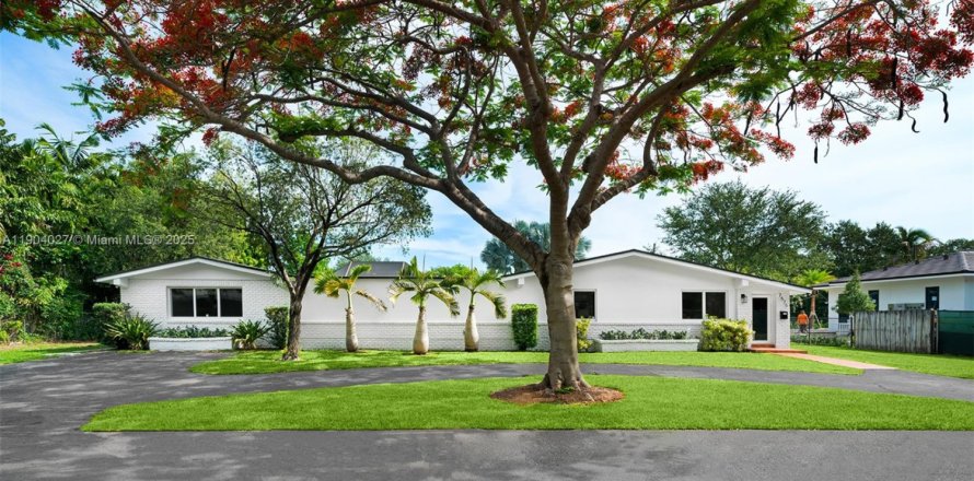 Casa en Pinecrest, Florida 4 dormitorios, 193.24 m2 № 2012480