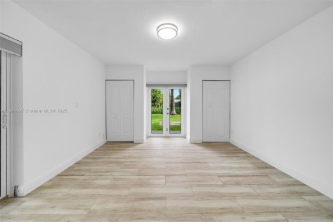 Casa en alquiler en Pinecrest, Florida, 4 dormitorios, 193.24 m2 № 2012480 - foto 20