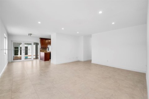 Casa en alquiler en Pinecrest, Florida, 4 dormitorios, 193.24 m2 № 2012480 - foto 5