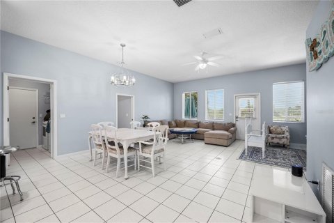 Villa ou maison à vendre à Palm Coast, Floride: 3 chambres, 211.91 m2 № 2396531 - photo 4