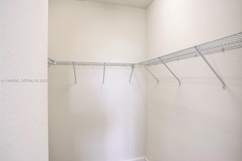 Touwnhouse à louer à Hialeah, Floride: 3 chambres, 123.75 m2 № 2002900 - photo 24