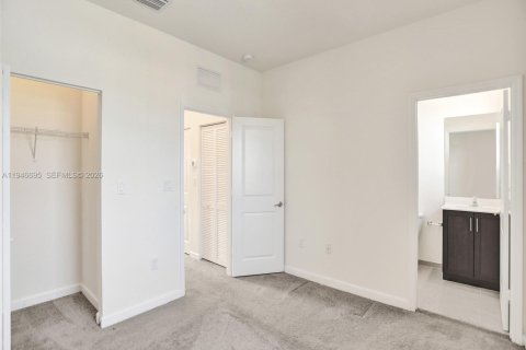 Touwnhouse à louer à Hialeah, Floride: 3 chambres, 123.75 m2 № 2002900 - photo 27