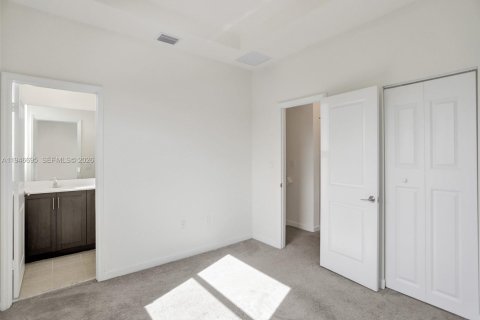 Touwnhouse à louer à Hialeah, Floride: 3 chambres, 123.75 m2 № 2002900 - photo 21