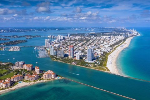 Condominio en alquiler en Miami Beach, Florida, 3 dormitorios, 217.39 m2 № 2413268 - foto 9