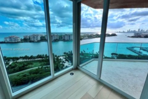 Condominio en alquiler en Miami Beach, Florida, 3 dormitorios, 217.39 m2 № 2413268 - foto 7